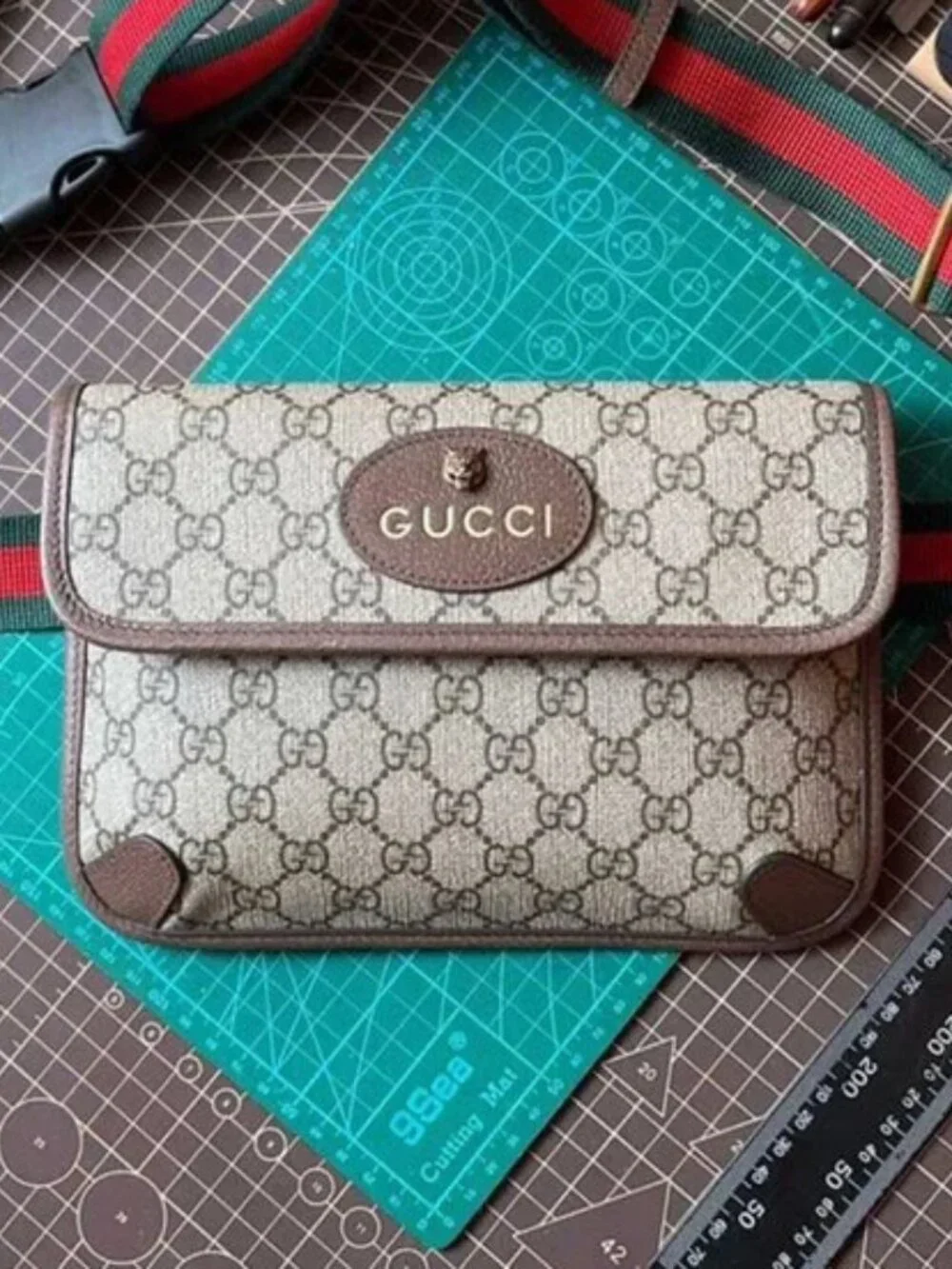 🥭Gucci Neo Vintage GG Supreme Belt Bag